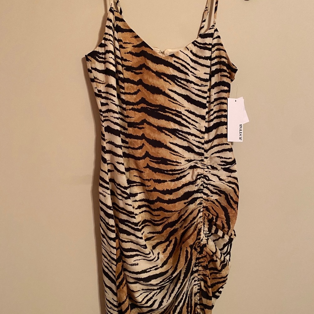 Tiger print ruched dress 🐅